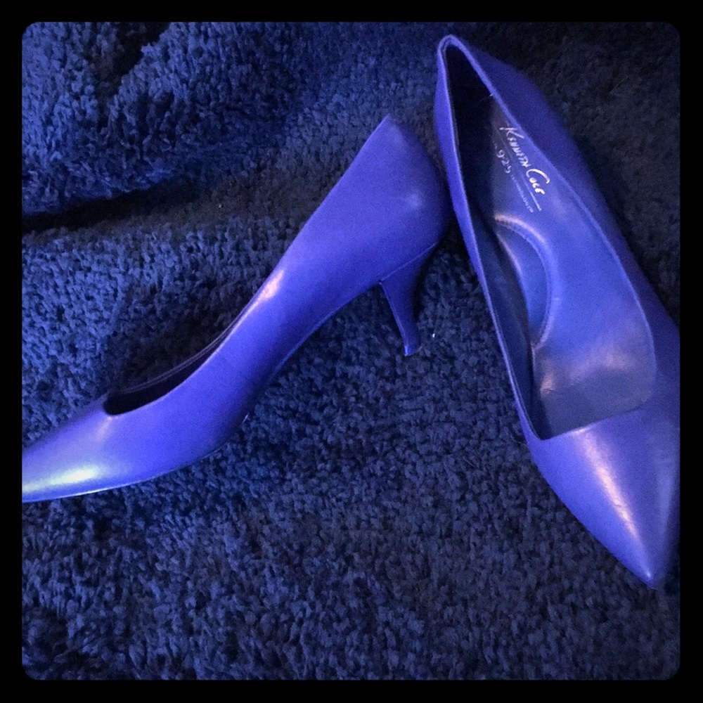 Kenneth Cole blue heel